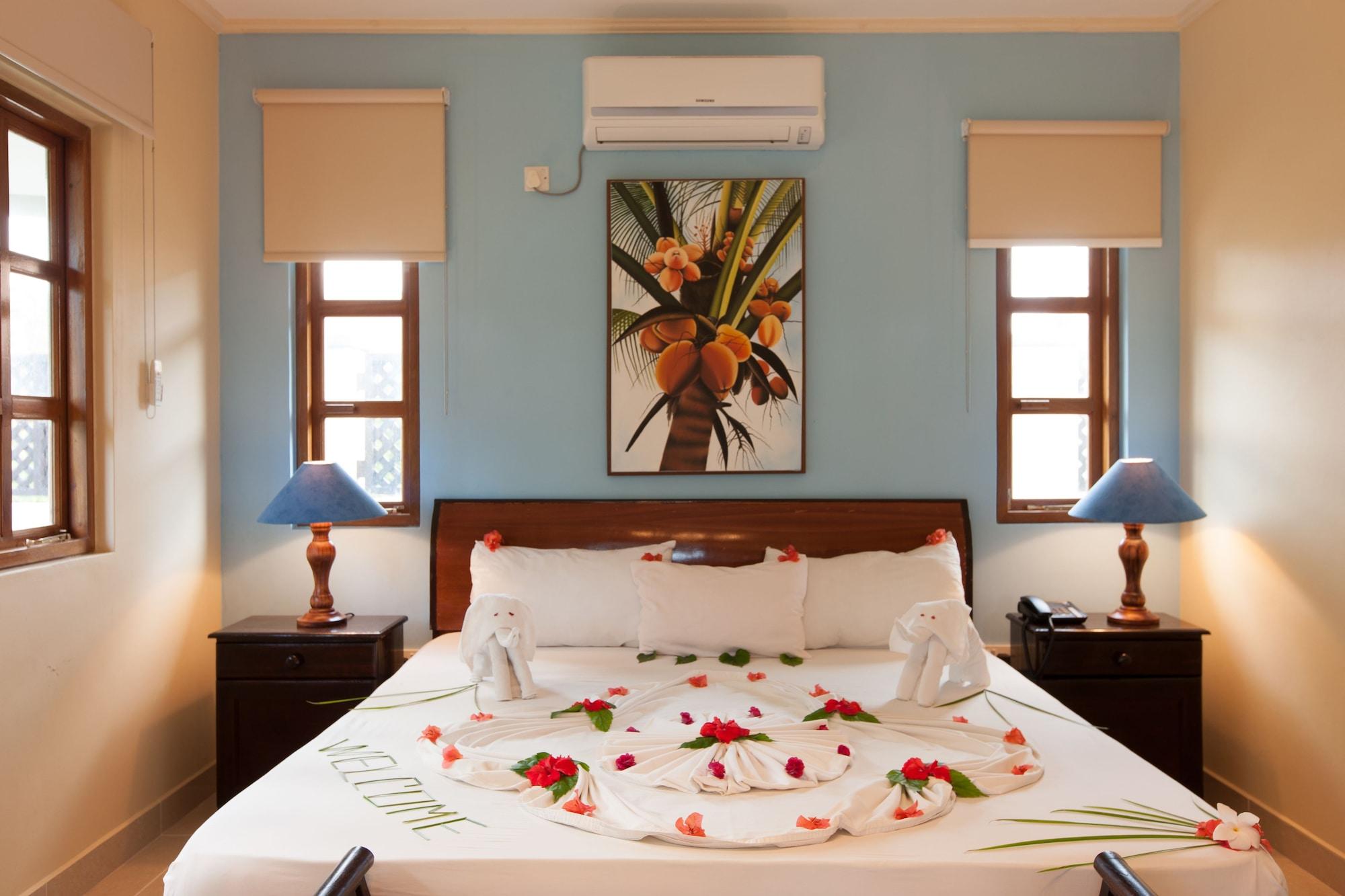 Le Relax Self Catering Apartment La Digue Bagian luar foto