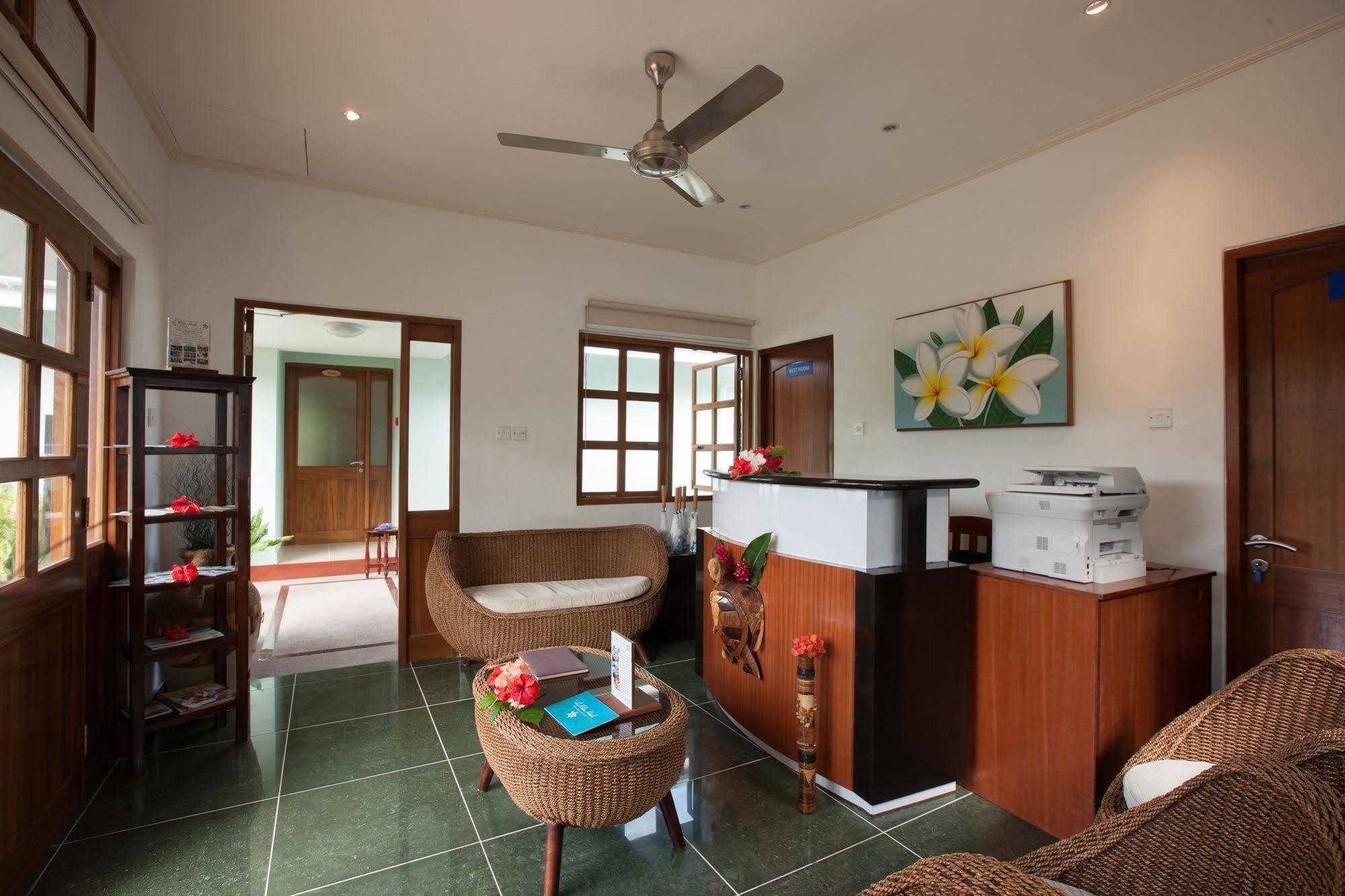 Le Relax Self Catering Apartment La Digue Bagian luar foto
